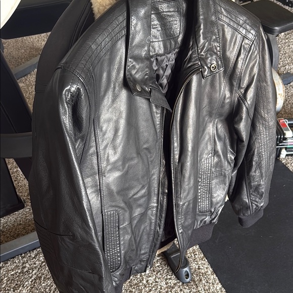 Black Bomber Varsity Jacket with Sleek Design - Picture 5 of 7